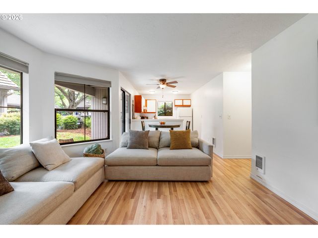 4000 CARMAN Dr 60, Lake Oswego, OR 97035