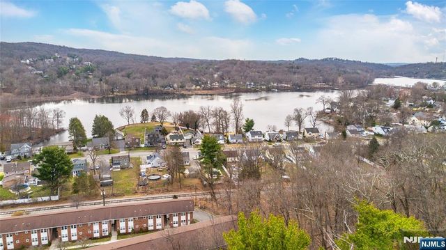 100 Pierson Miller E-9, Pompton Lakes, NJ 07442