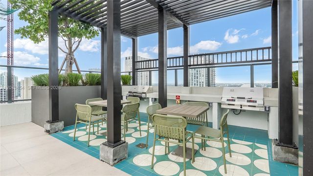 11 NE 6th Street 808, Miami, FL 33132