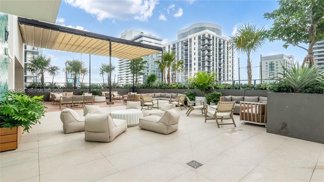 11 NE 6th Street 808, Miami, FL 33132