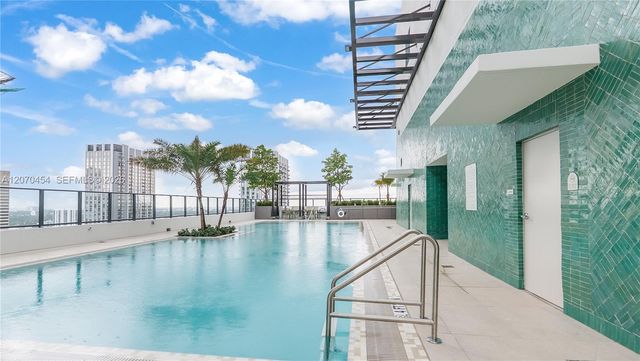 11 NE 6th Street 808, Miami, FL 33132