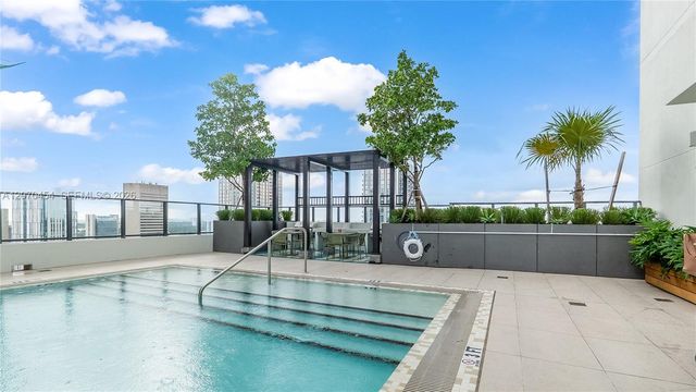 11 NE 6th Street 808, Miami, FL 33132