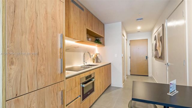 11 NE 6th Street 808, Miami, FL 33132