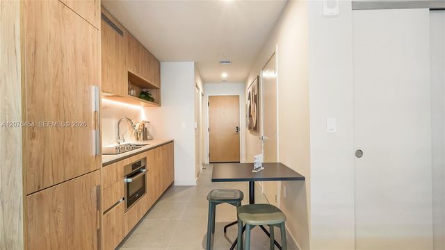 11 NE 6th Street 808, Miami, FL 33132