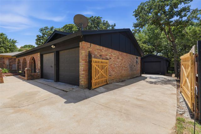 2706 Mintwood Place, Arlington, TX 76016