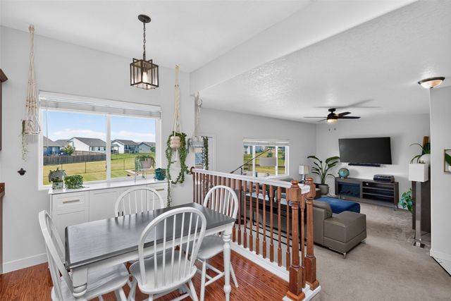 935 Trail Drive, Slater, IA 50244