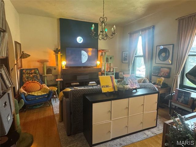 4175 Flad Avenue, St Louis, MO 63110