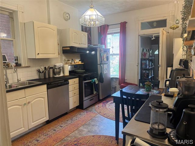 4175 Flad Avenue, St Louis, MO 63110