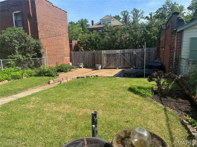 4175 Flad Avenue, St Louis, MO 63110