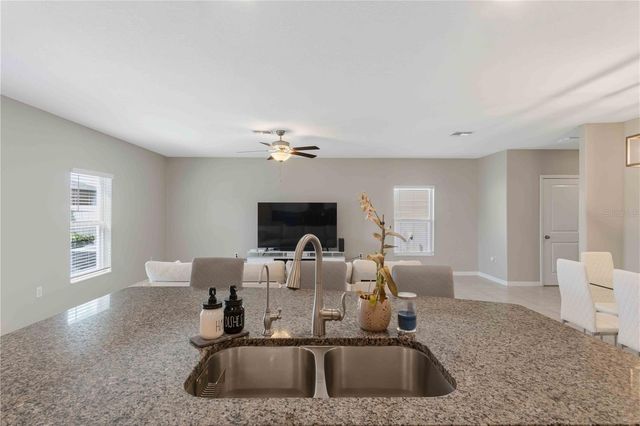 9440 LEMON DROP LOOP, Sun City Center, FL 33573
