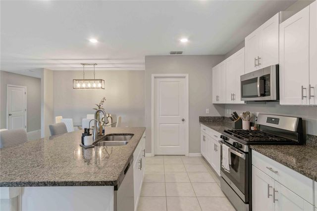 9440 LEMON DROP LOOP, Sun City Center, FL 33573