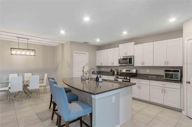 9440 LEMON DROP LOOP, Sun City Center, FL 33573