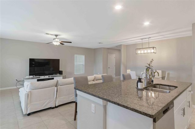 9440 LEMON DROP LOOP, Sun City Center, FL 33573