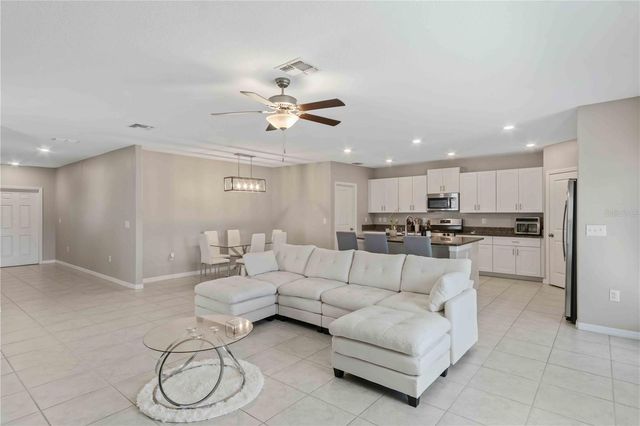 9440 LEMON DROP LOOP, Sun City Center, FL 33573