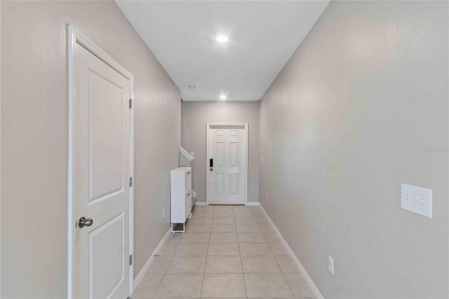 9440 LEMON DROP LOOP, Sun City Center, FL 33573