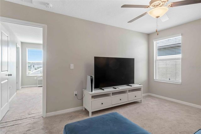 9440 LEMON DROP LOOP, Sun City Center, FL 33573