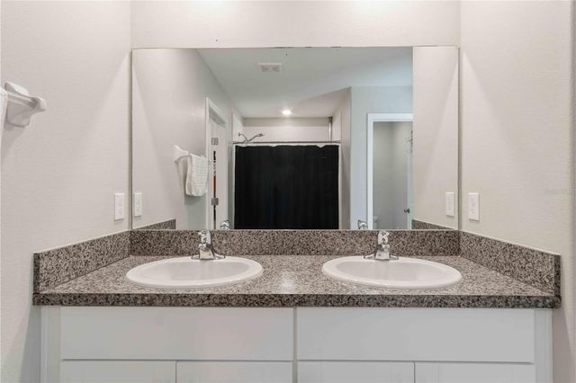 9440 LEMON DROP LOOP, Sun City Center, FL 33573