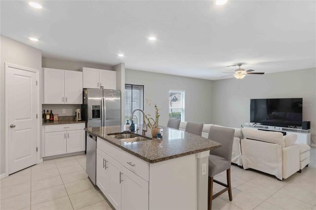 9440 LEMON DROP LOOP, Sun City Center, FL 33573