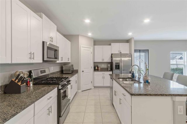 9440 LEMON DROP LOOP, Sun City Center, FL 33573