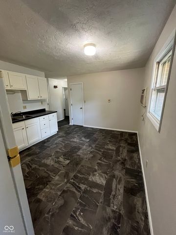 111 Darin Court, Anderson, IN 46012