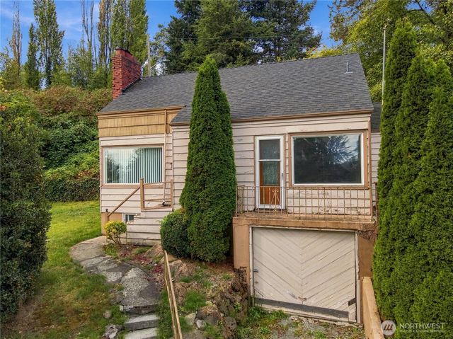 10863 Roseberg Avenue S, Seattle, WA 98168