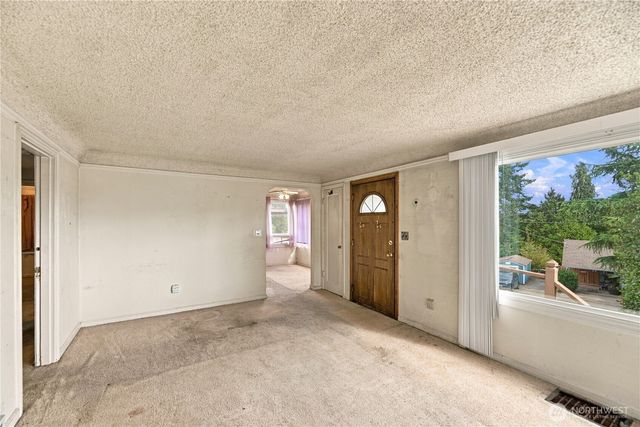 10863 Roseberg Avenue S, Seattle, WA 98168