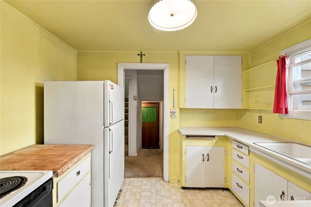 10863 Roseberg Avenue S, Seattle, WA 98168