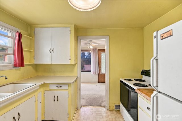 10863 Roseberg Avenue S, Seattle, WA 98168