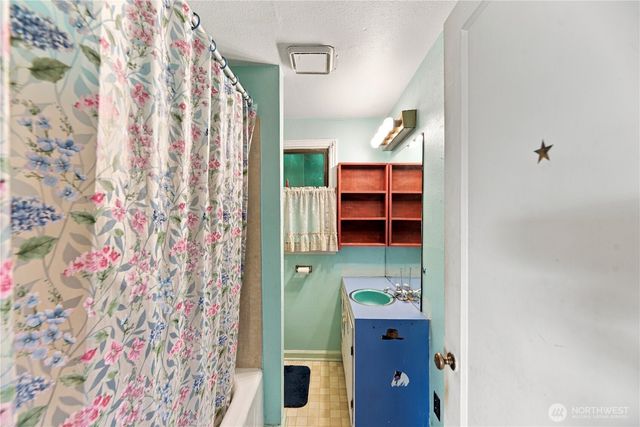 10863 Roseberg Avenue S, Seattle, WA 98168
