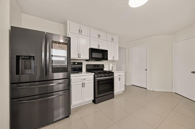 10931 View Pointe Lane, Houston, TX 77034