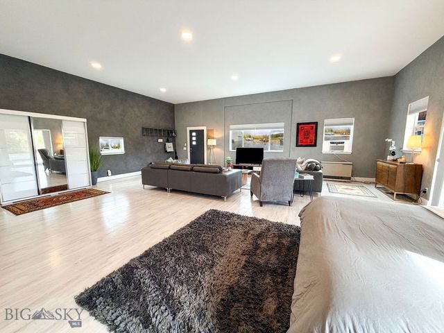 9000 S 19th Avenue, Bozeman, MT 59718