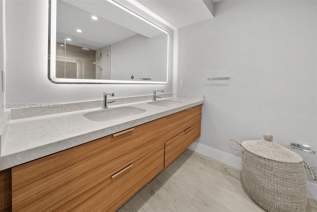 100 Meridian Ave 233, Miami Beach, FL 33139