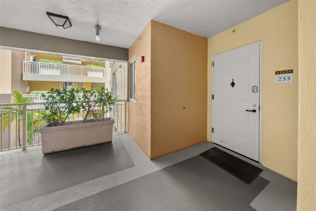 100 Meridian Ave 233, Miami Beach, FL 33139
