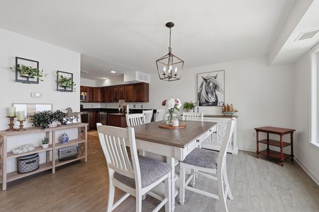 60 Pointe Rok Drive 60, Worcester, MA 01604