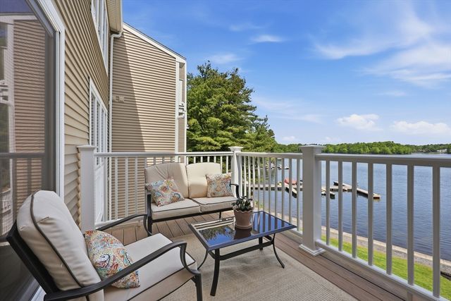 60 Pointe Rok Drive 60, Worcester, MA 01604