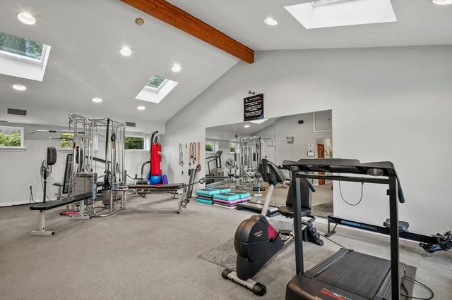 60 Pointe Rok Drive 60, Worcester, MA 01604