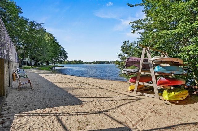 60 Pointe Rok Drive 60, Worcester, MA 01604