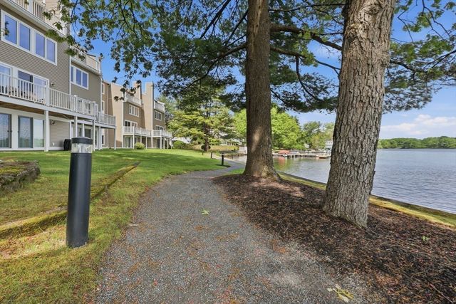 60 Pointe Rok Drive 60, Worcester, MA 01604