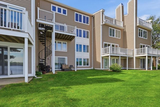 60 Pointe Rok Drive 60, Worcester, MA 01604