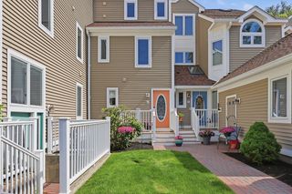 60 Pointe Rok Drive 60, Worcester, MA 01604