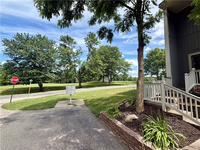 2909 Big Meadow Ct, South Fayette, PA 15017