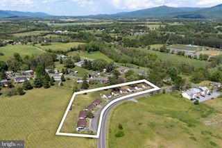 4 COTTAGE DR, Luray, VA 22835