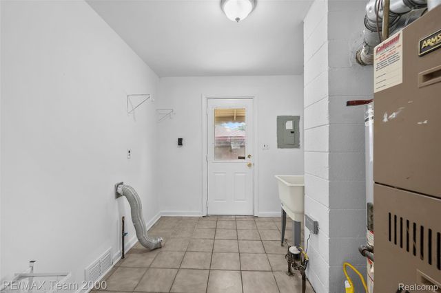 12846 Georgiana Avenue, Warren, MI 48089