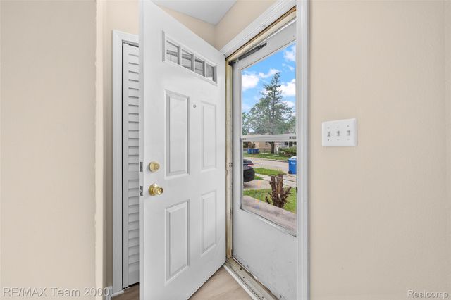 12846 Georgiana Avenue, Warren, MI 48089
