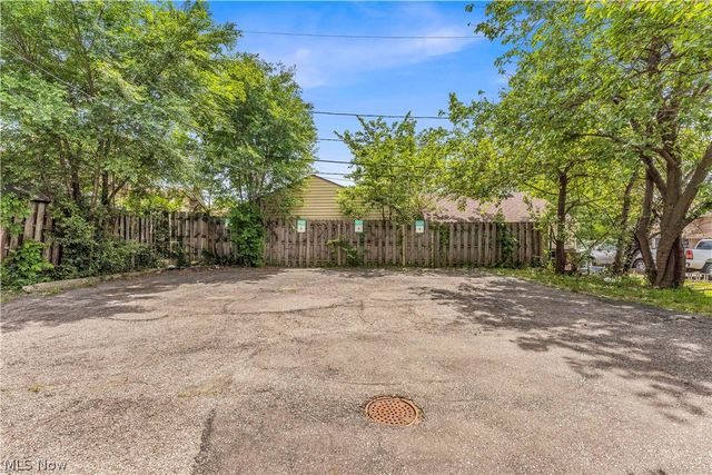 4657 Warner Road 3, Garfield Heights, OH 44125