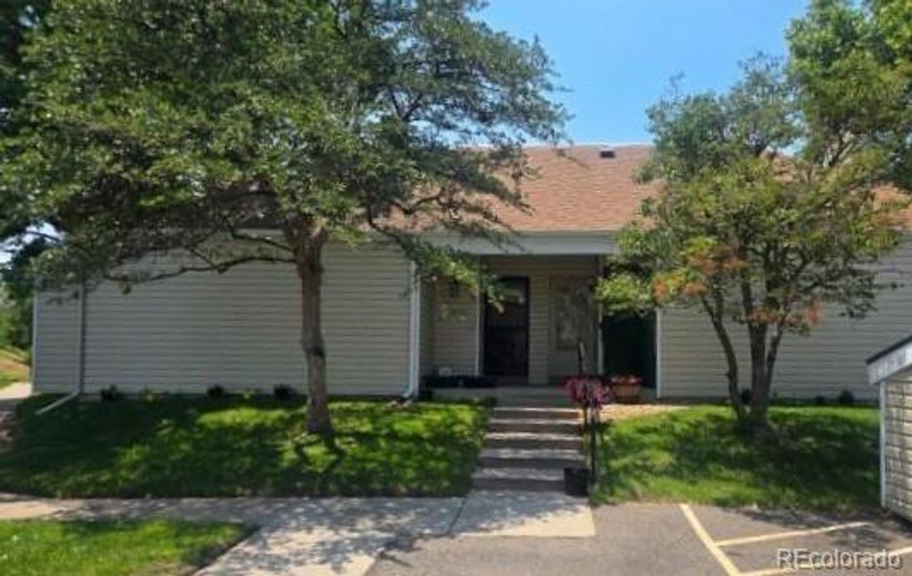 2600 S Xanadu Way B, Aurora, CO 80014