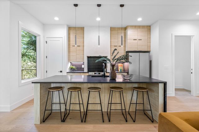 807B Morrow Rd, Nashville, TN 37209