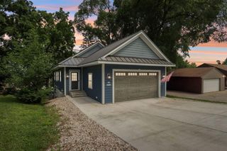 N26W27148 Prospect AVENUE, Pewaukee, WI 53072