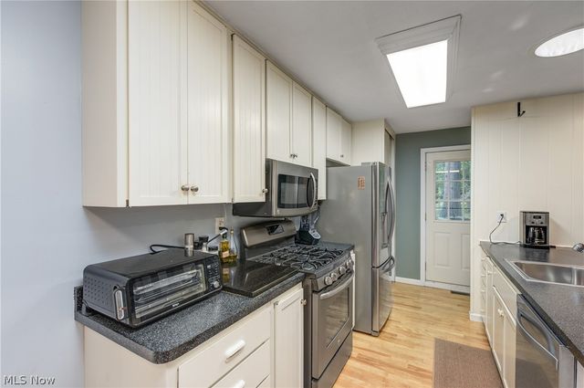 5920 Mills Creek Lane, North Ridgeville, OH 44039