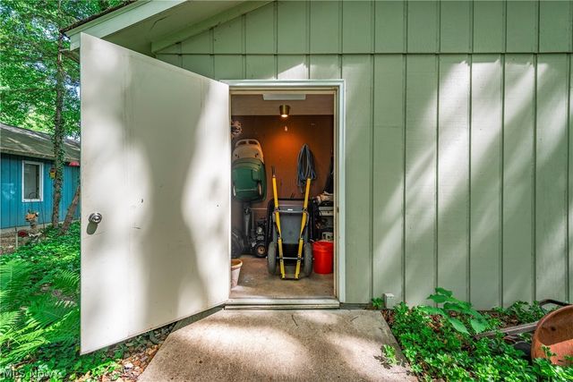 5920 Mills Creek Lane, North Ridgeville, OH 44039